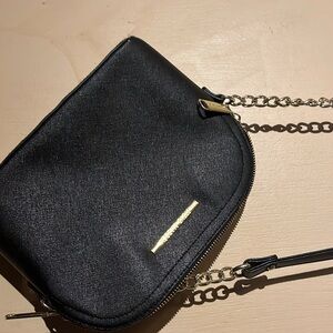 Steve Madden black shoulder